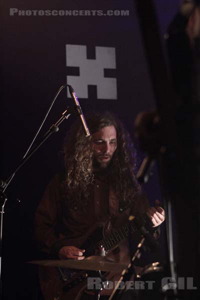 FUZZ - 2013-09-24 - PARIS - Point Ephemere - Charles Francis Moothart